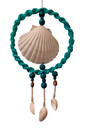 Detalle inferior del Colgante Meiga azul turquesa Colgante Meiga azul con cuentas de madera y conchas colgantes